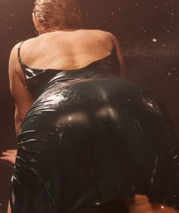 Молодая, горячая красотка ждет именно тебя! Готова подарить незабываемый опыт, утолить любую твою страсть. Не упустите шанс окунуться в мир наслаждения! 430, 43 года