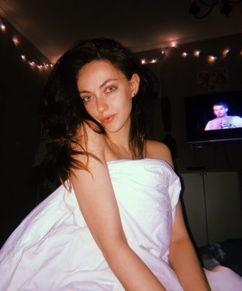 Искушенная блондинка готова позаботиться о твоем удовольствии. Со мной ты позабудешь обо всех заботах и проблемах. Позволь себе немного безудержного счастья. 11265, 28 лет